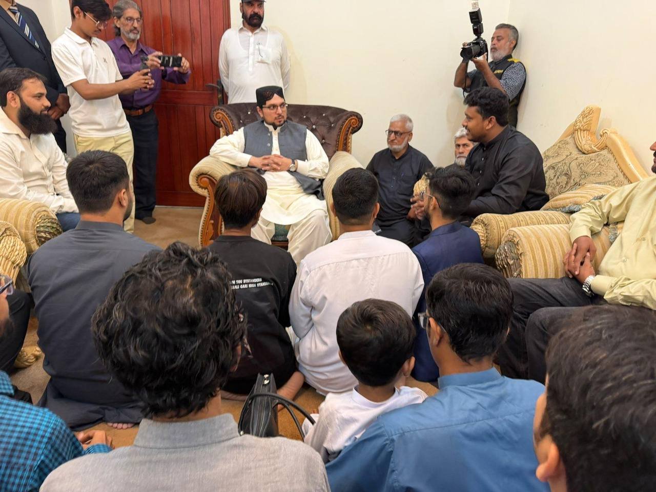 Karachi: Prof. Dr. Hussain Mohi-ud-Din Qadri, President Minhaj-ul-Quran International, Meets Minhaj Youth League Karachi's Zonal Team at Jamia Rehmania Educational Complex